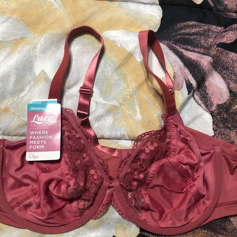 NWT Olga bras